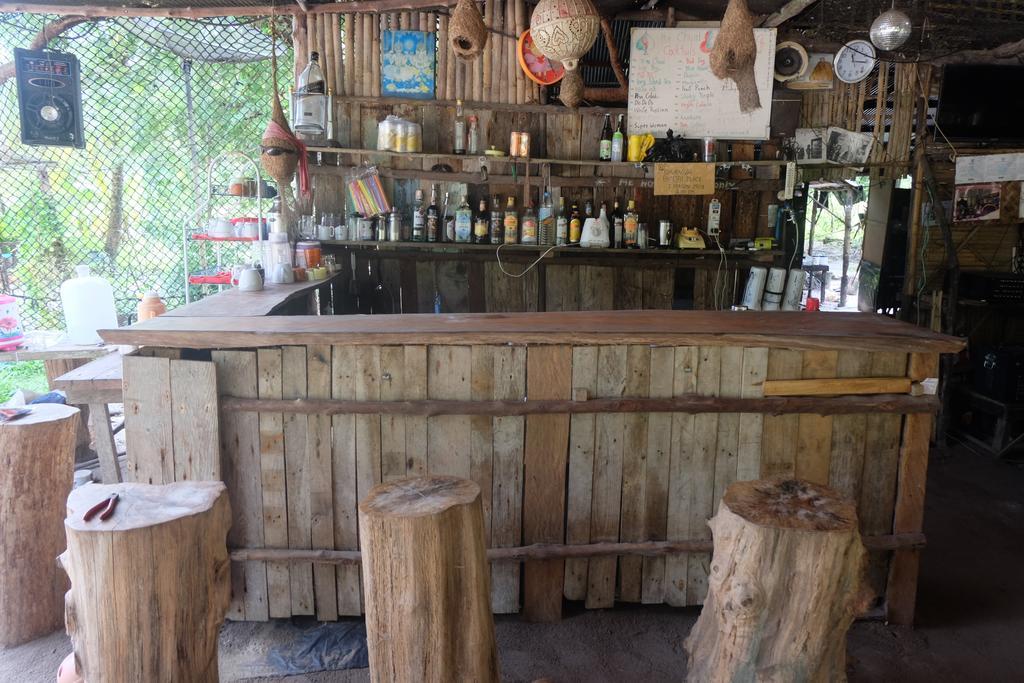 Hotel Mr. Chuoi Bar And Hut Ko Phra Thong Zewnętrze zdjęcie