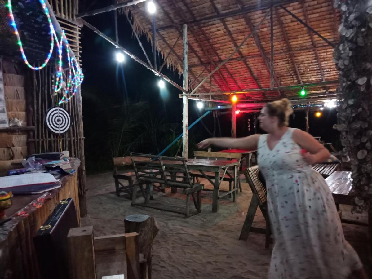 Hotel Mr. Chuoi Bar And Hut Ko Phra Thong Zewnętrze zdjęcie