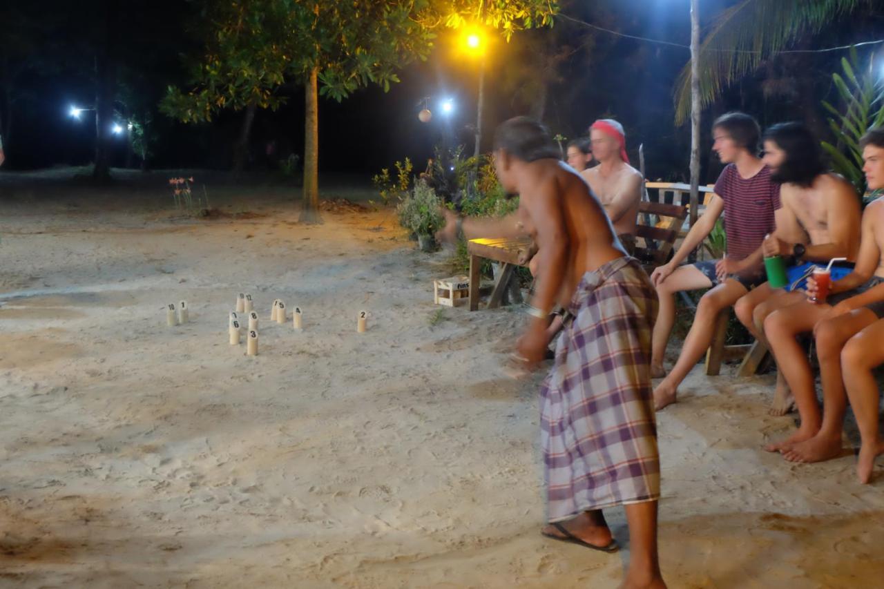 Hotel Mr. Chuoi Bar And Hut Ko Phra Thong Zewnętrze zdjęcie